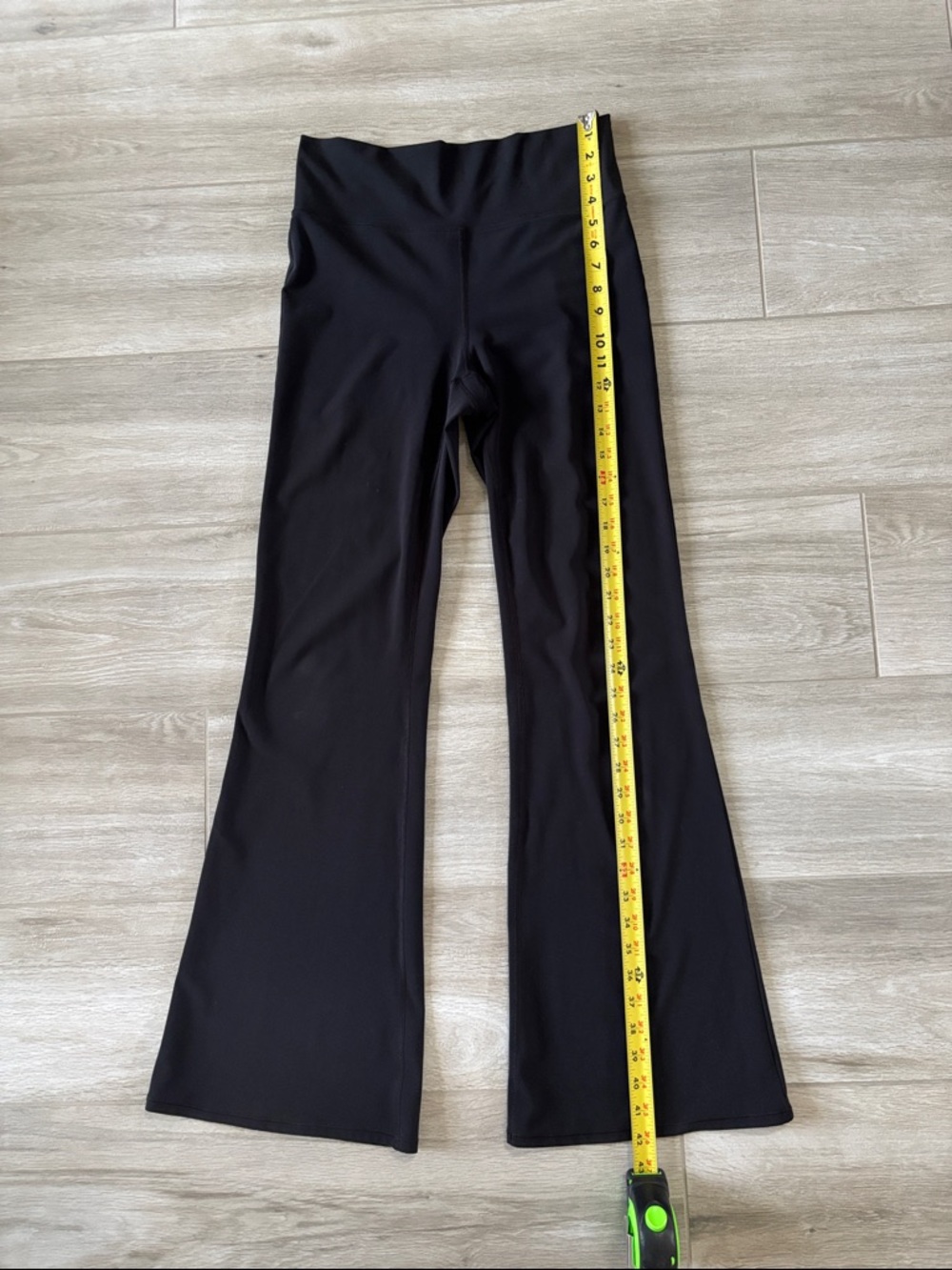 Vuori Black Wide Leg Flare Leggings Pants Size Medium - Picture 5 of 14